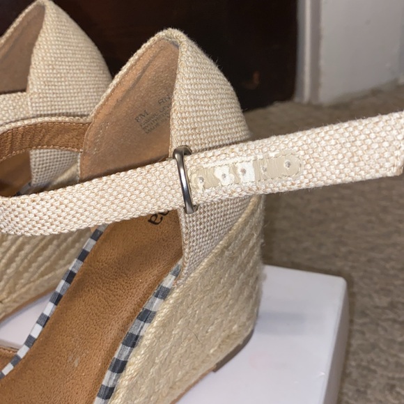 Susina Checkered Wedges - Picture 2 of 4